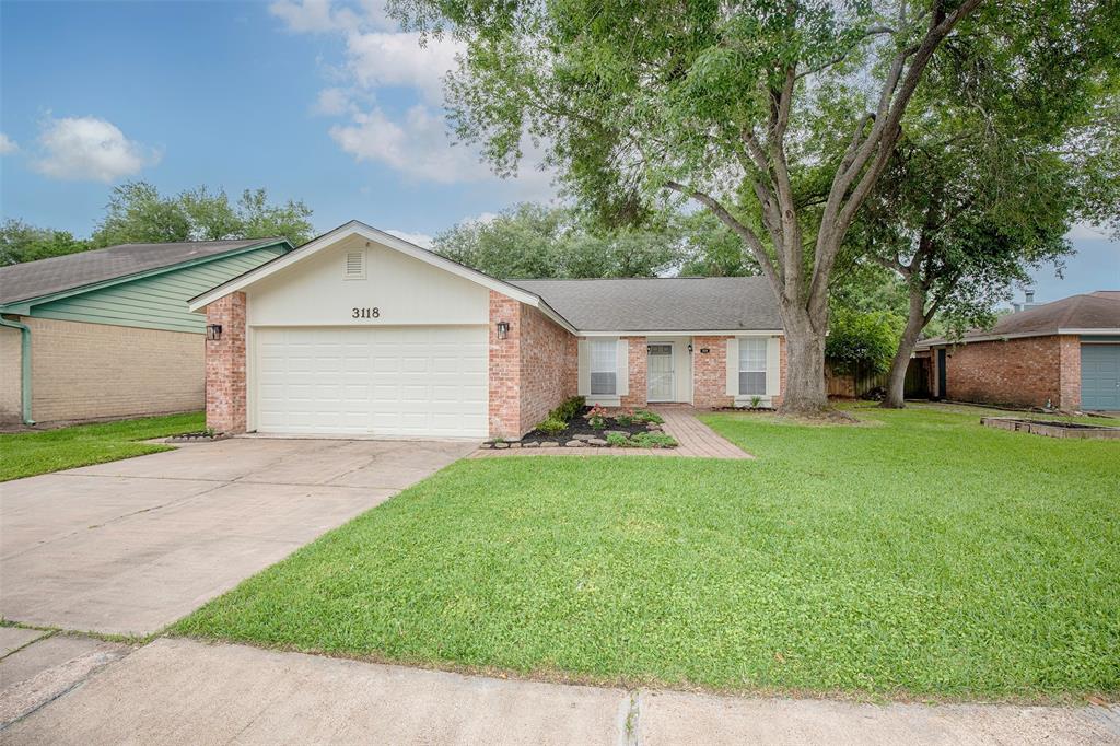 3118 Founders Green Circle, Pearland, TX 