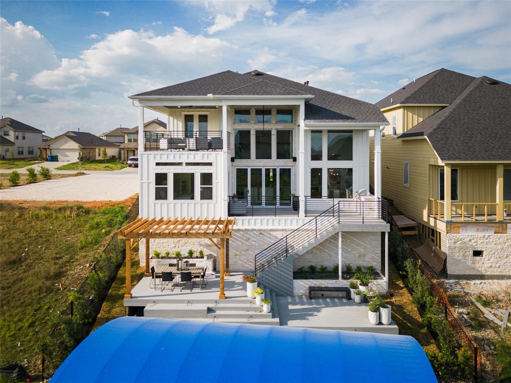 11049 N Lake Mist Ln