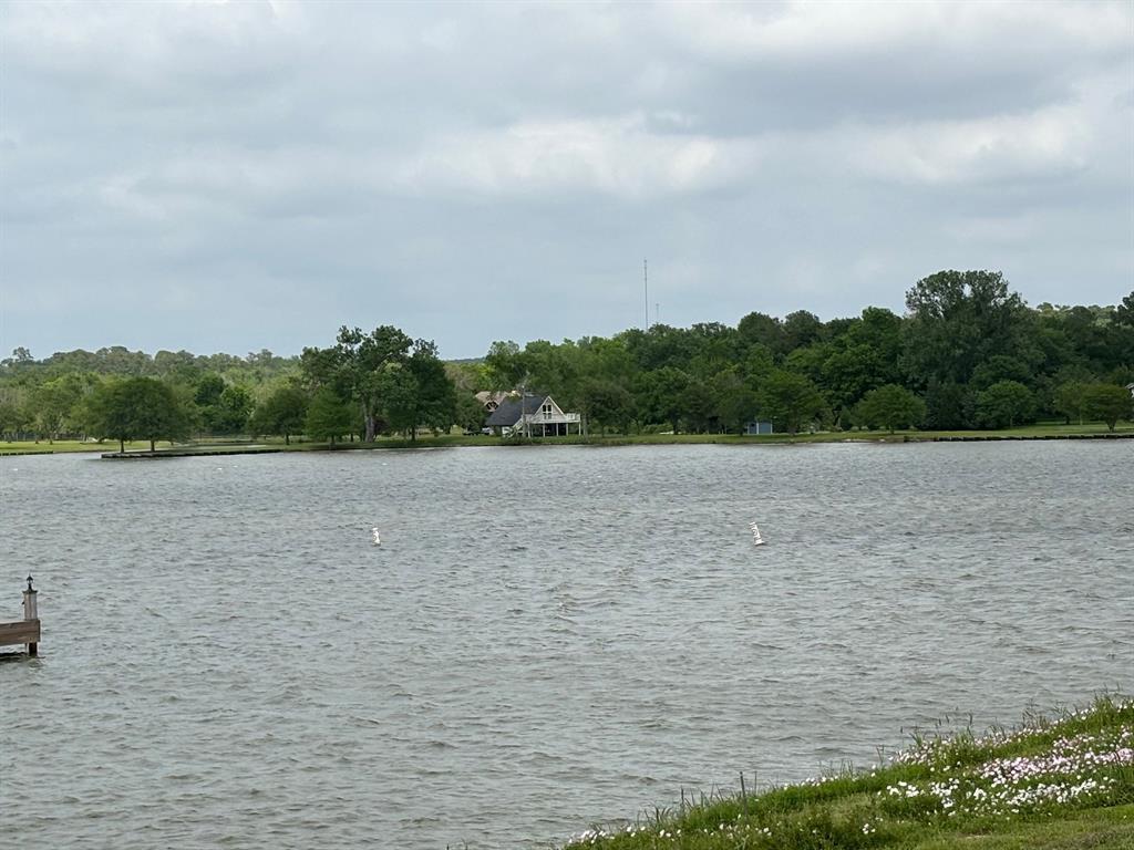 11012 N Lake Mist Ln