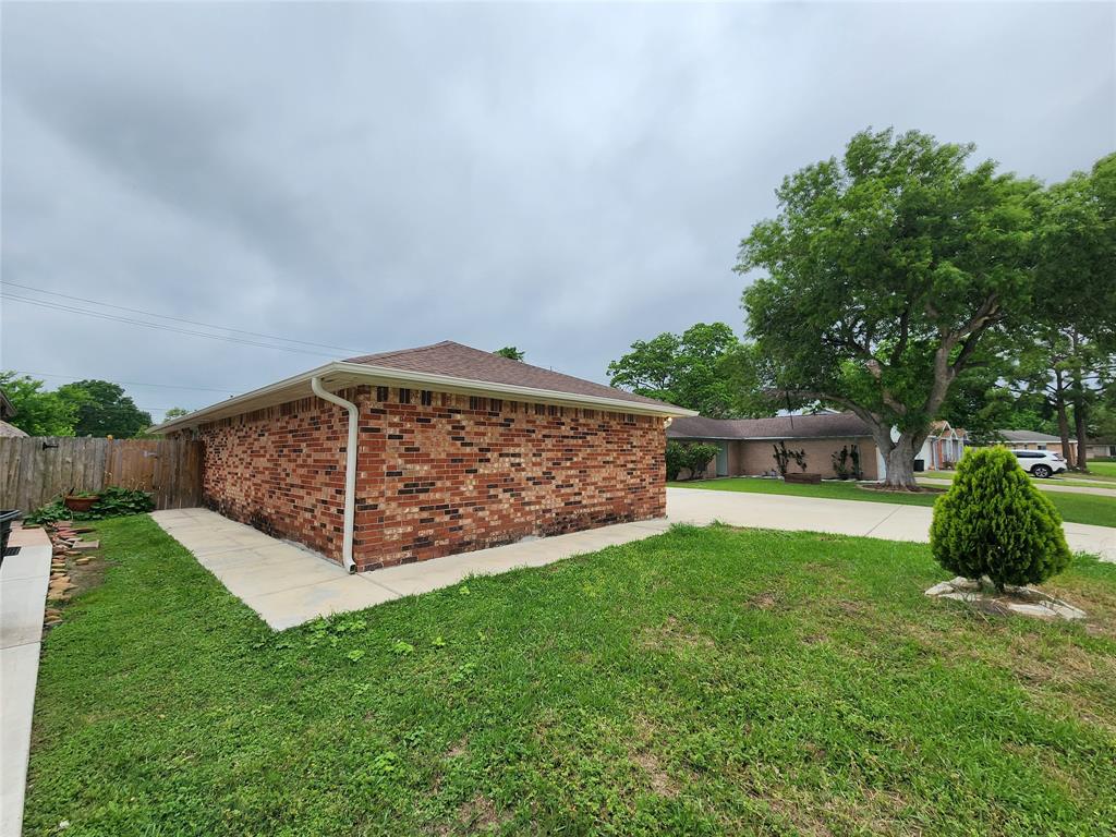 2710 Pilgrims Point Drive , Webster, Texas image 25