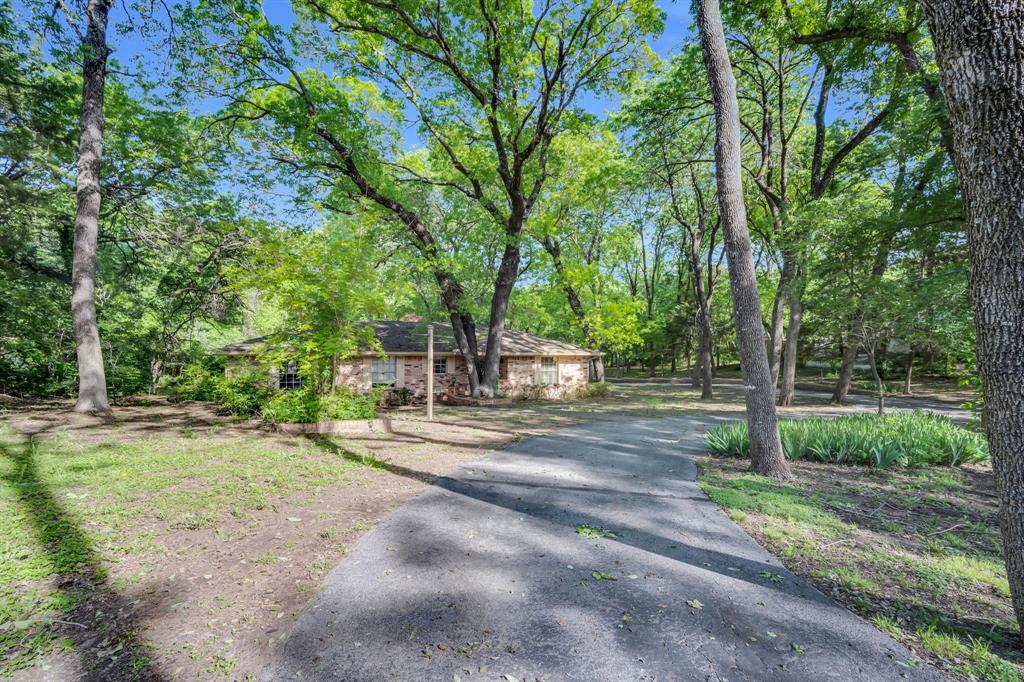 1720 Nokomis Road , Lancaster, Texas image 8