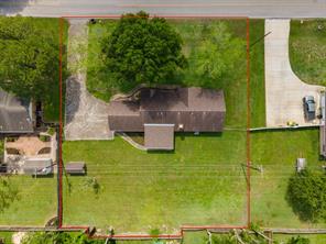 2406 Longwood Dr, Pearland, TX 77581