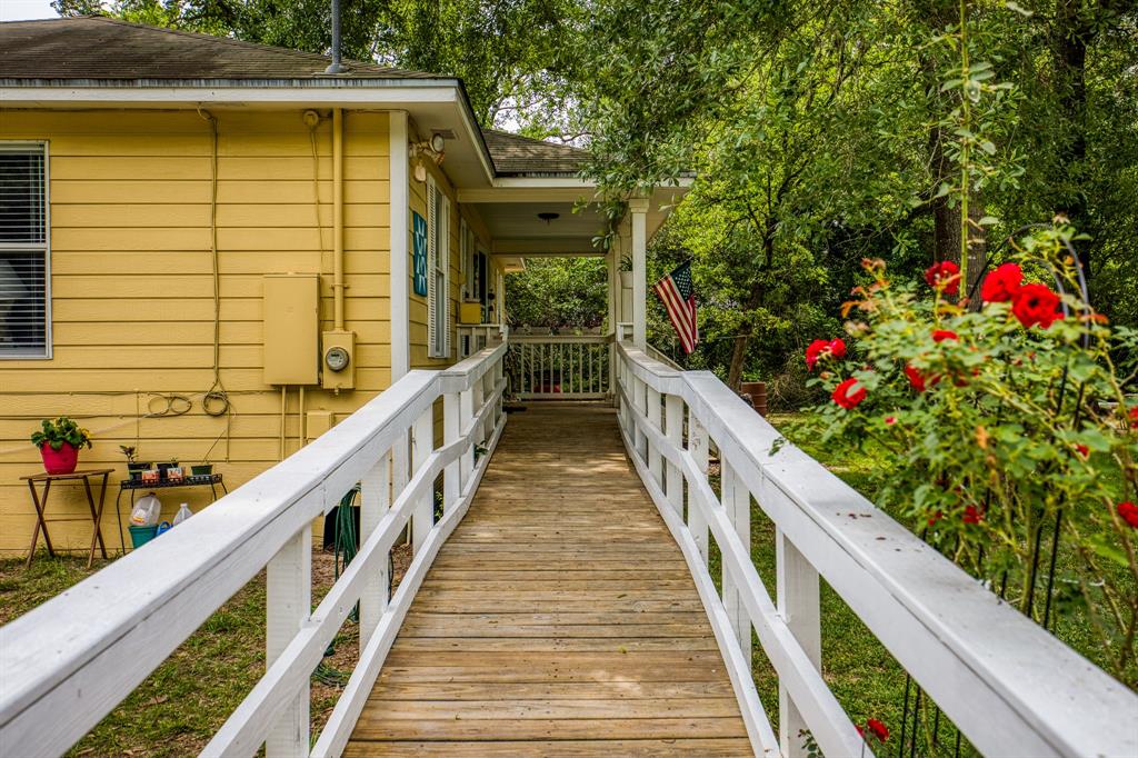 Tired of heavy lifting? Need wheelchair access? Utilize this ramp for all your needs.