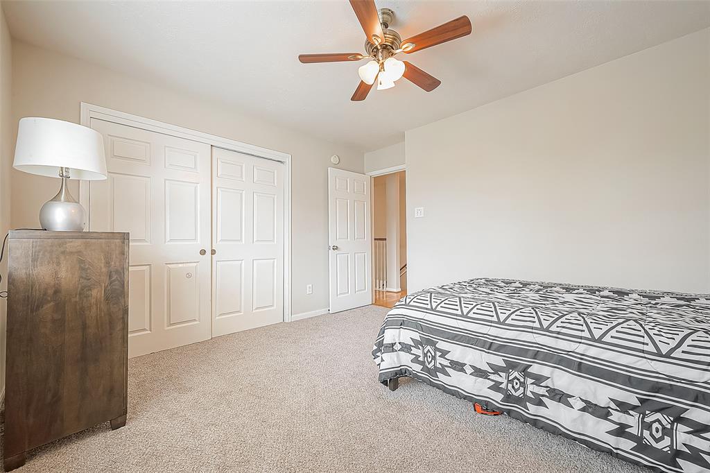 3015 Signal Hill Dr, Friendswood, TX 77546