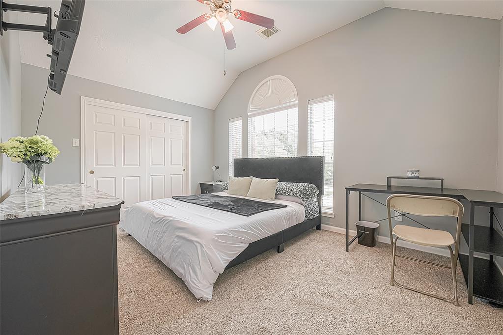 3015 Signal Hill Dr, Friendswood, TX 77546