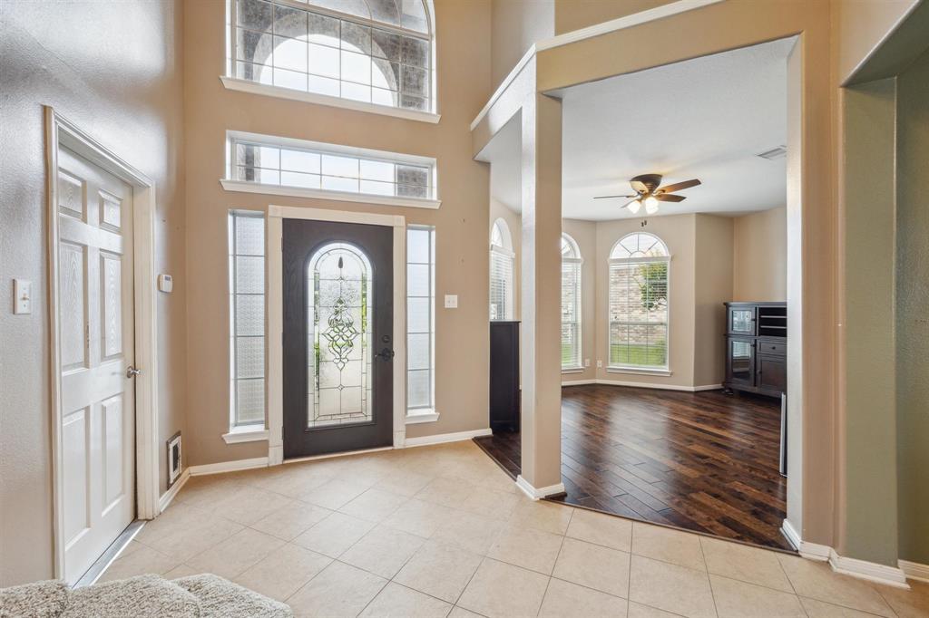 Front walk showcasing bay window