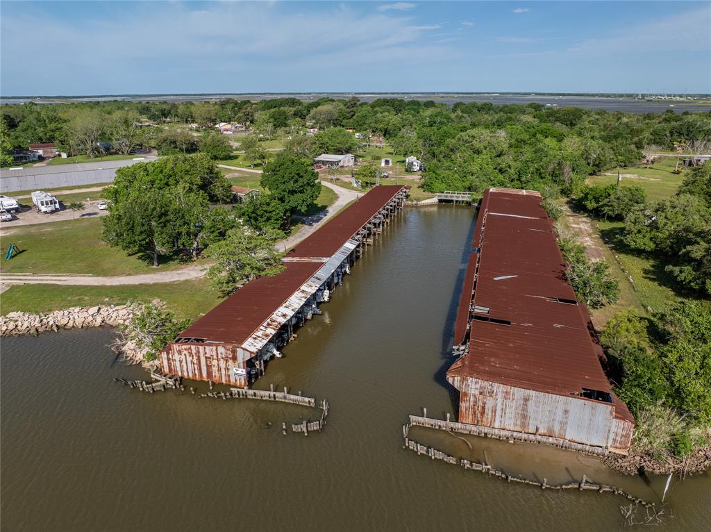 6811 County Road 203  , Liverpool, Texas image 31