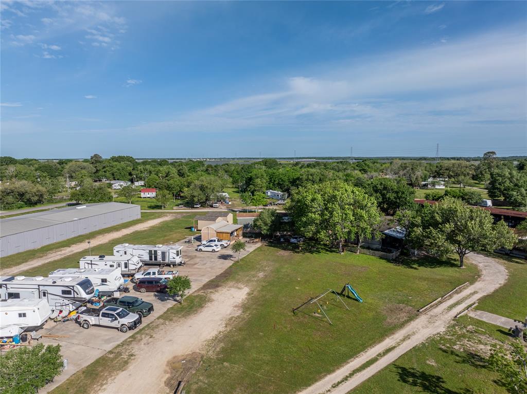 6811 County Road 203  , Liverpool, Texas image 35