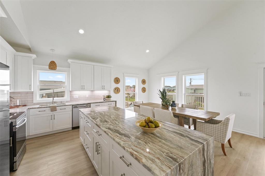 Waterfall marble countertops!