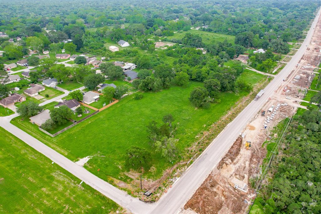 W Meadow Lane , West Columbia, Texas image 4