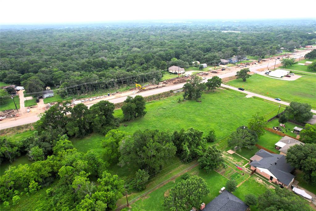 W Meadow Lane , West Columbia, Texas image 7