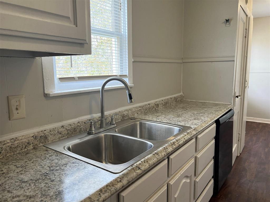 New kitchen sink and dishwasher