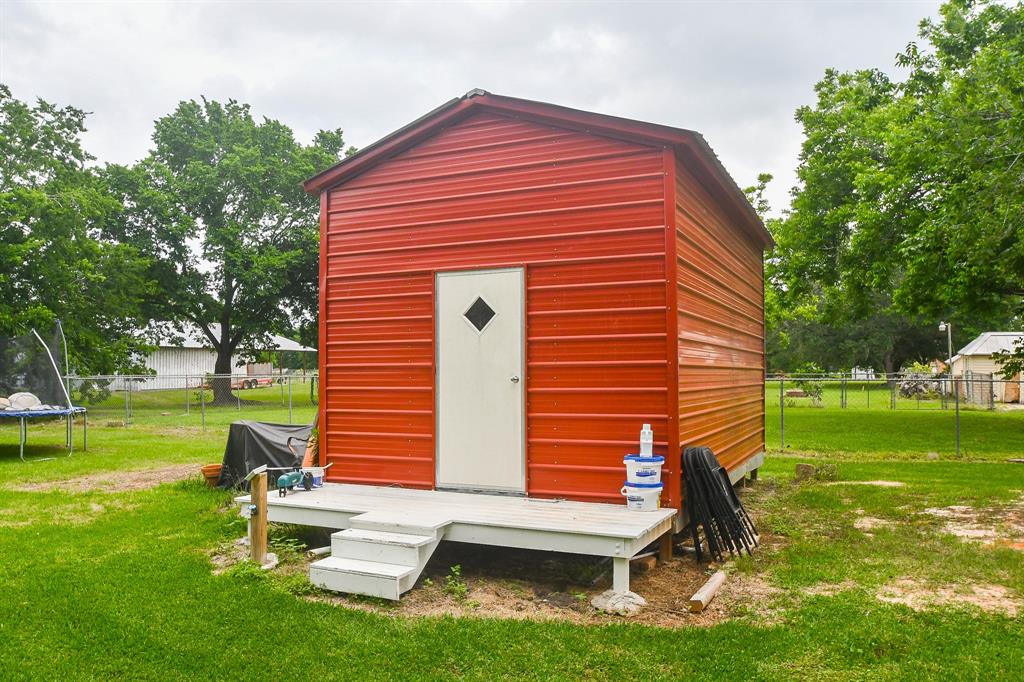 Storage building