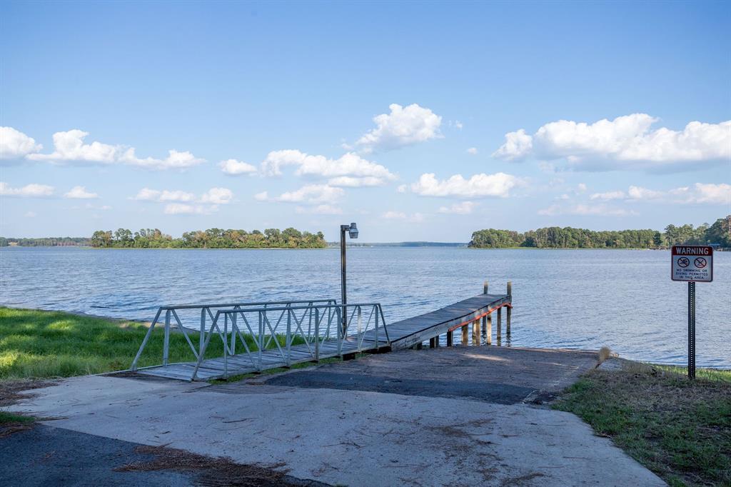 BOAT LAUNCH TO LAKE LIVINGSTON