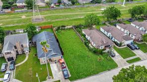 909 Pennygent Ln, Channelview, TX 77530