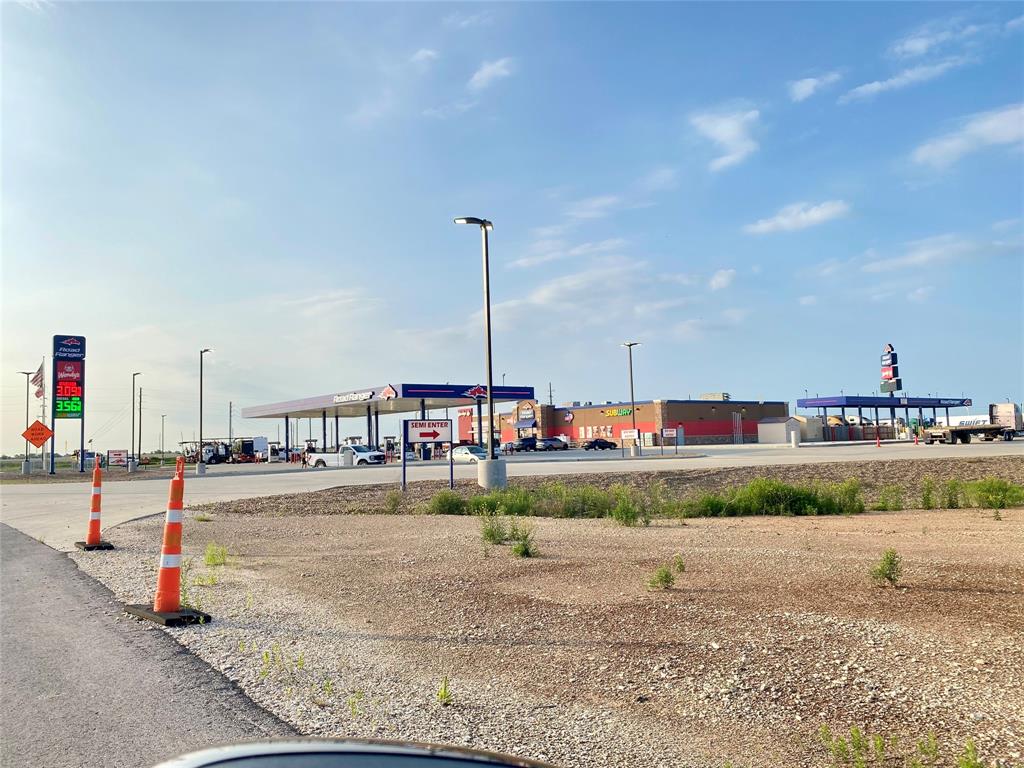 Lot is located within 3.9 miles to the nearest gas station on I-10 Freeway