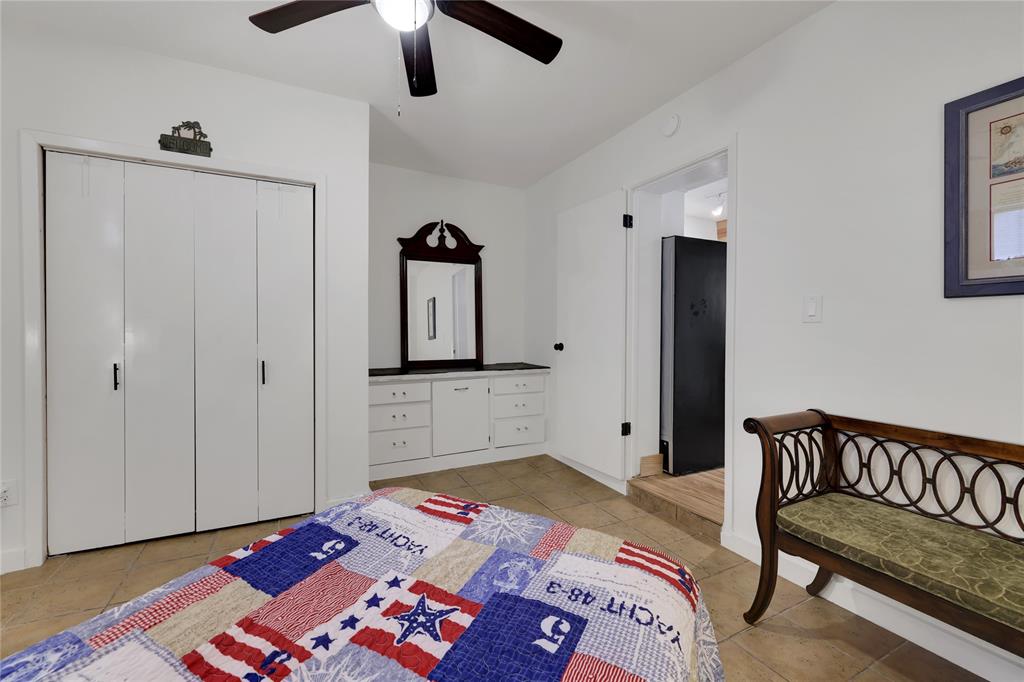 Guest bedroom on the first floor