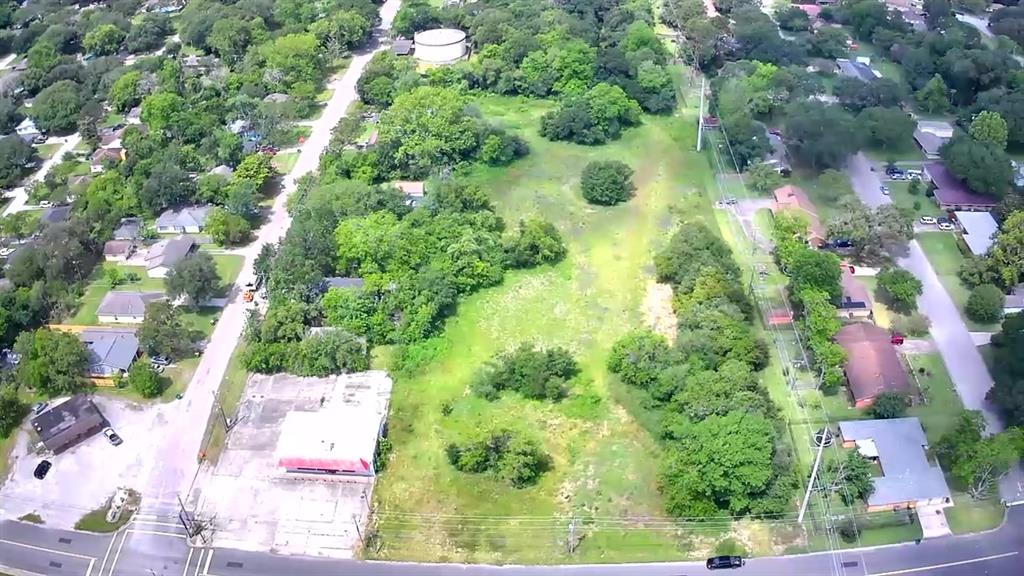 Bayou Court , La Marque, Texas image 4