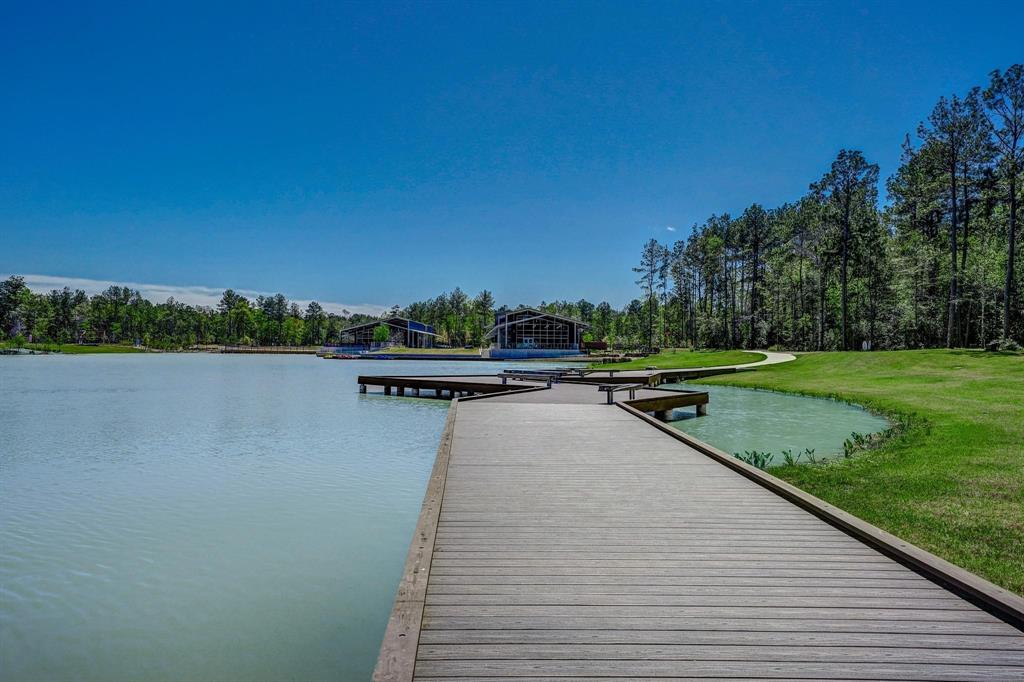 Option to use paddle boats on lake