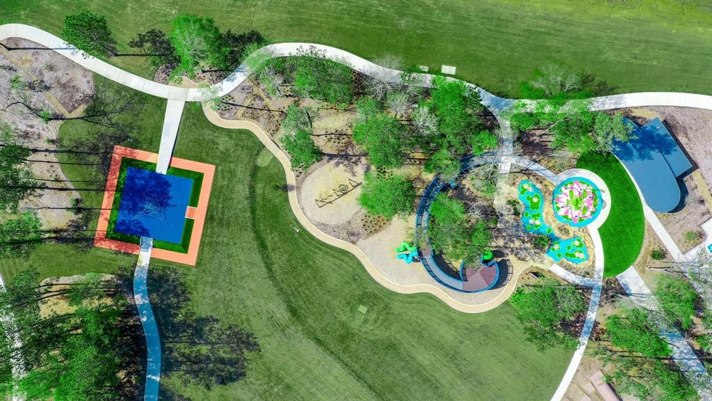 Park & splash pad area