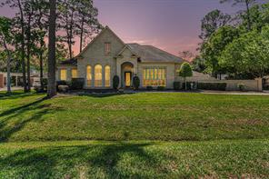 605 Forest Bend Ln, Friendswood, TX 77546