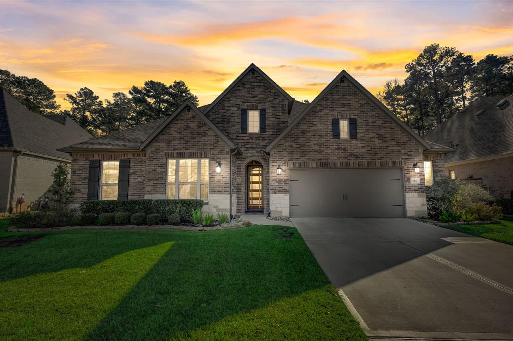 734 Majestic Shrs Ln