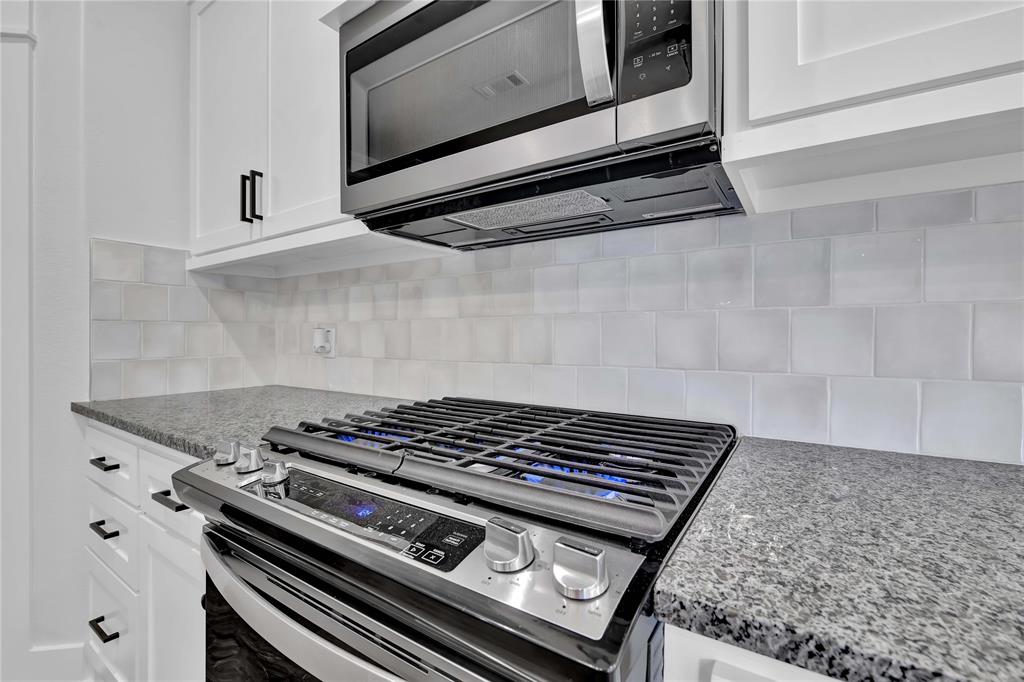 natural gas cooktop with electric oven