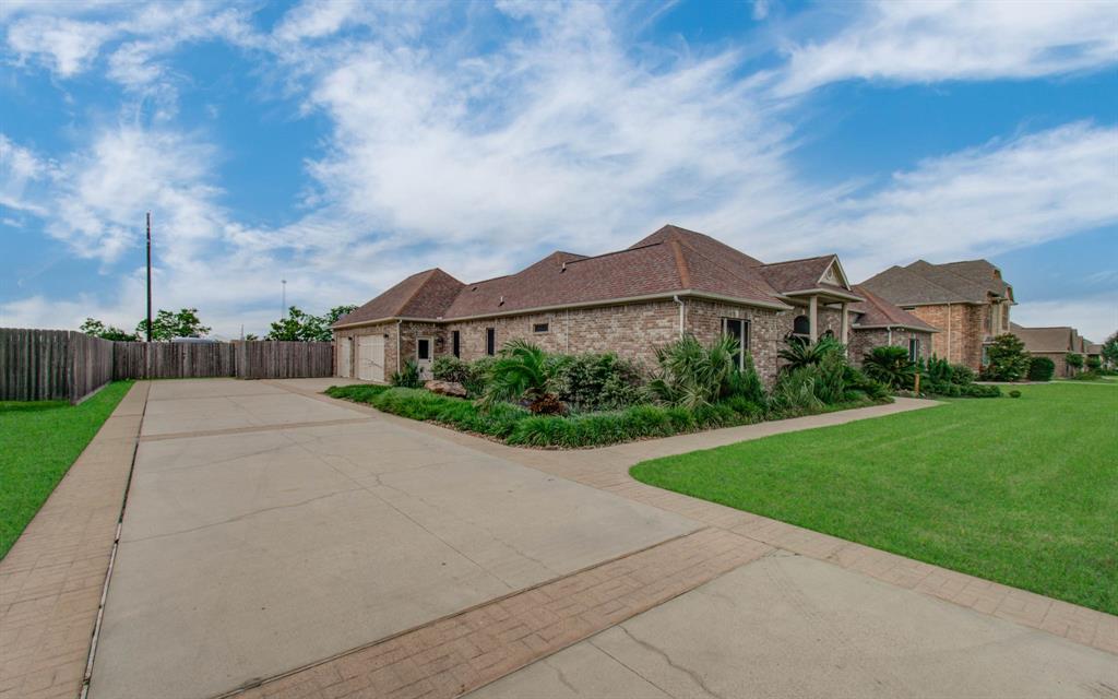 11403 Kings Point Boulevard , Mont Belvieu, Texas image 43