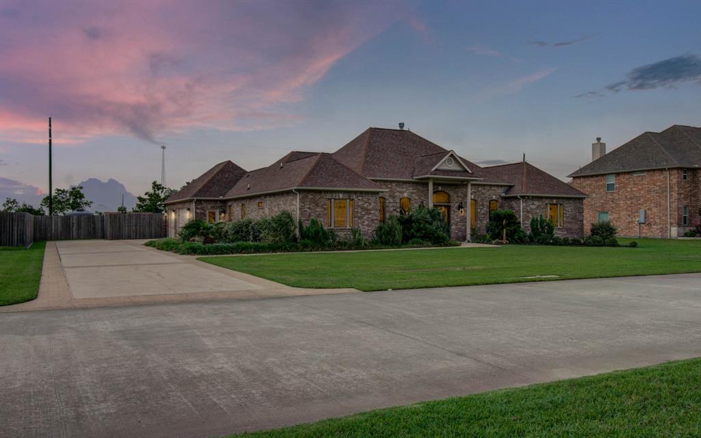 11403 Kings Point Boulevard , Mont Belvieu, Texas image 49