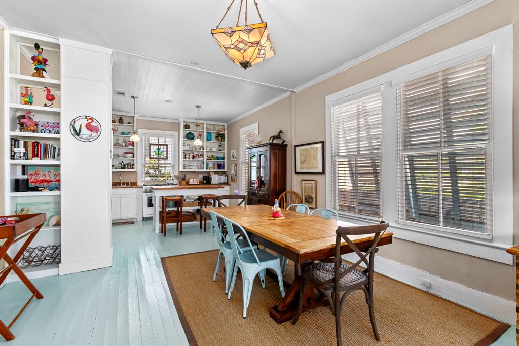 This beach house is spacious and light and bright. Built in book cases and kitchen shelves for storage!