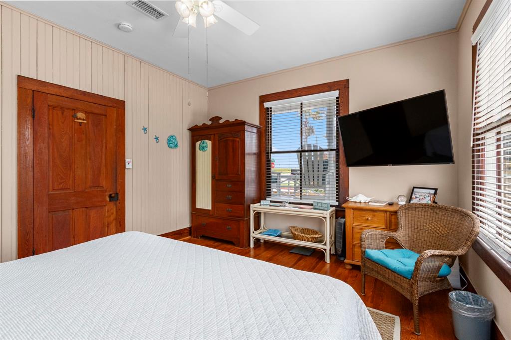 This room has a sneak peek OCEAN VIEW!