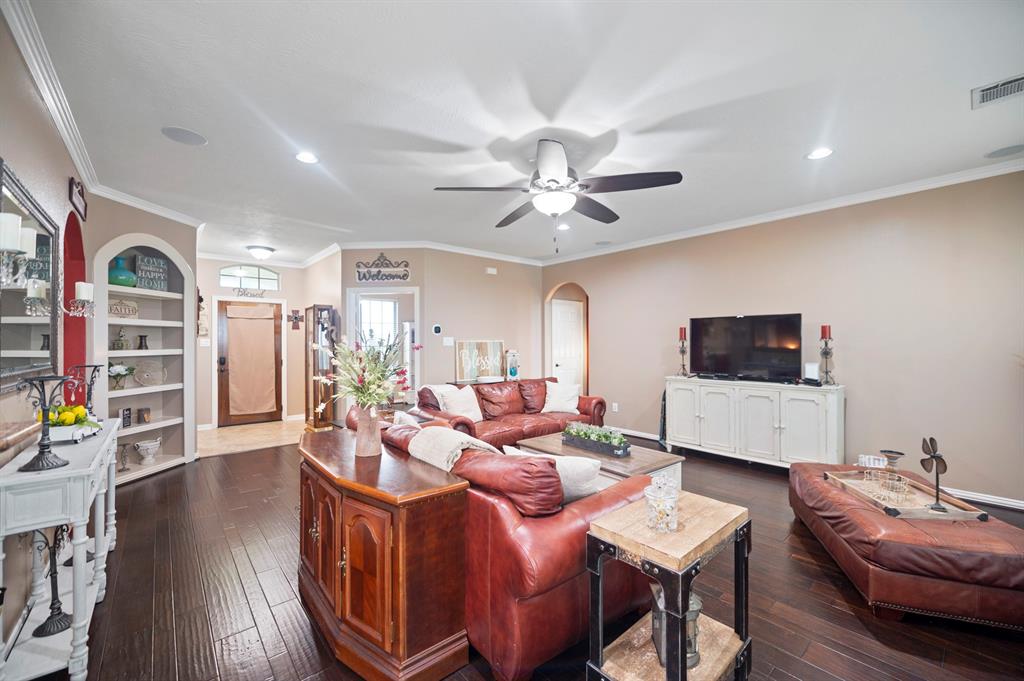 7718 Tejas Lakes Trl, Needville, TX 77461