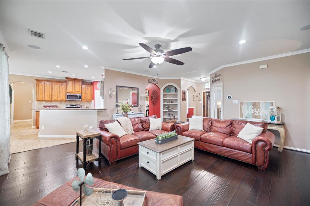 7718 Tejas Lakes Trl, Needville, TX 77461