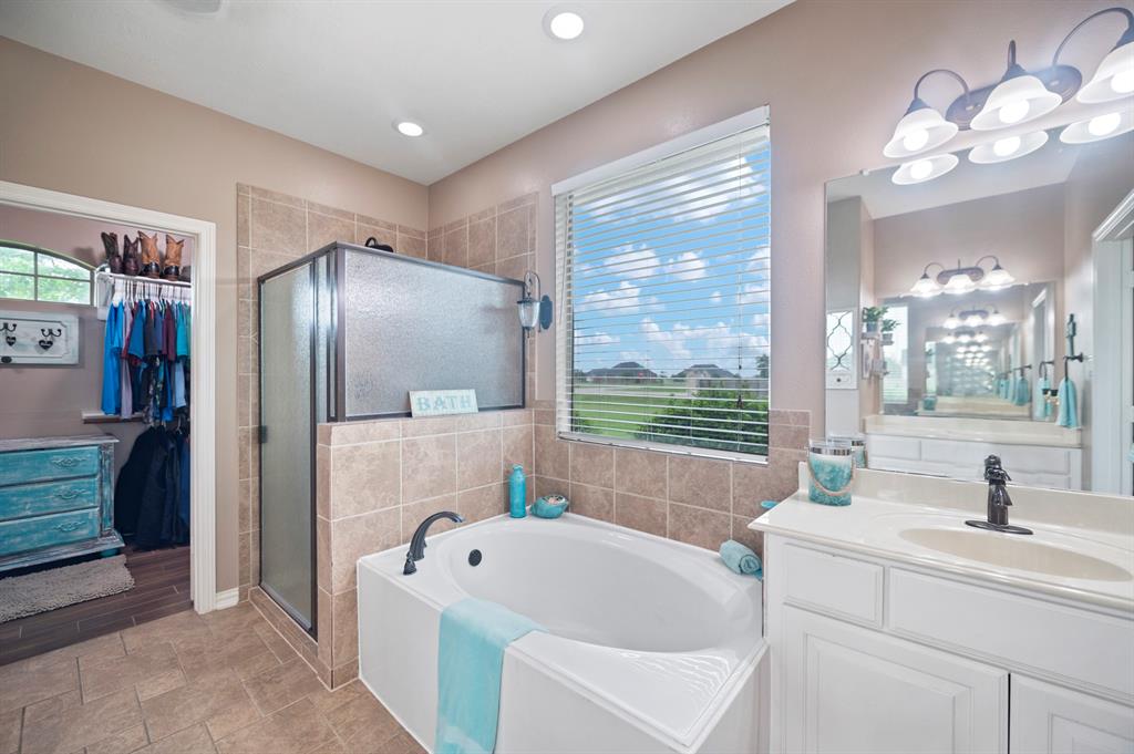 7718 Tejas Lakes Trl, Needville, TX 77461