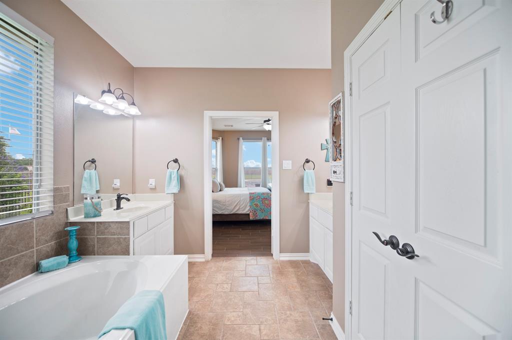 7718 Tejas Lakes Trl, Needville, TX 77461