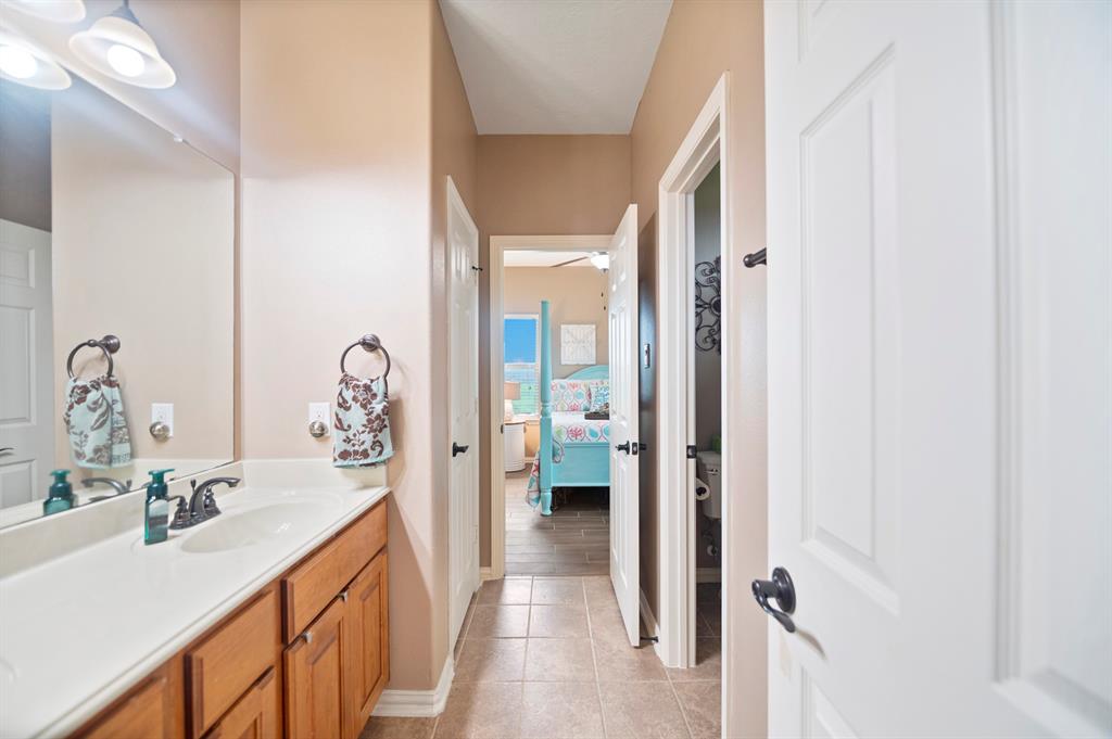 7718 Tejas Lakes Trl, Needville, TX 77461