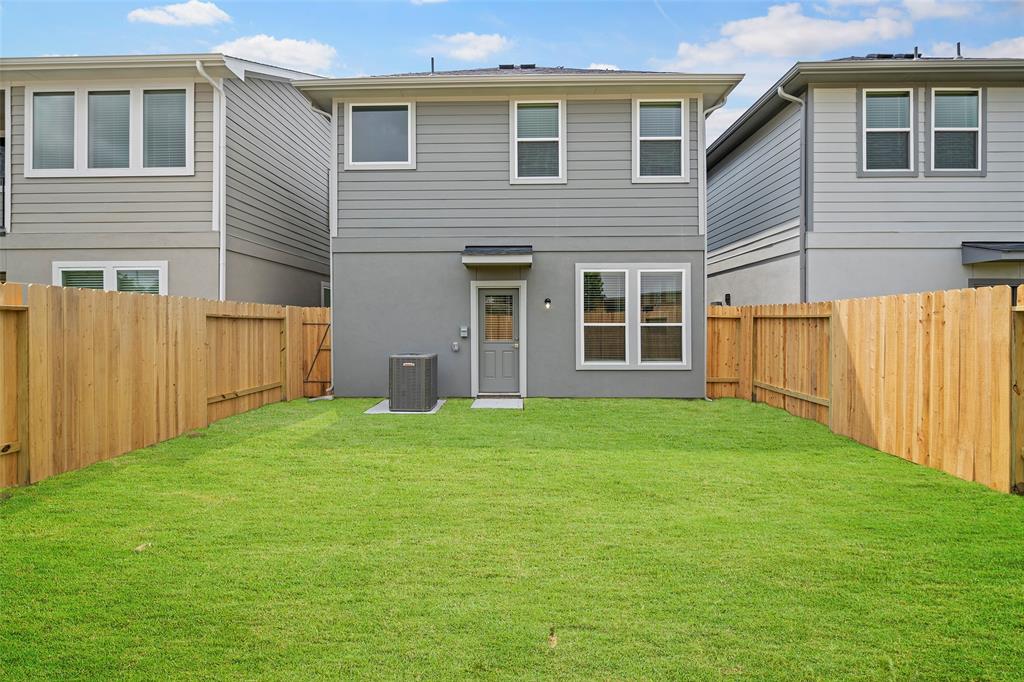 These new homes also come with full landscaping packages, lawn maintenance and more!