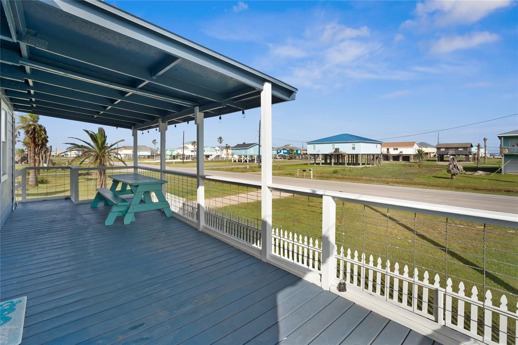 THIS DECK AREA IS THE IDEAL SPOT TO SAVOR SUNSETS, HOST GATHERINGS OR SIMPLY ENJOY THE SUN AND OUTDOOR BREEZE.