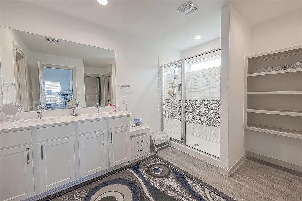 Primary Bath/ With two walk in closets