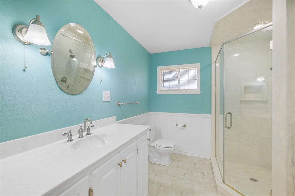 The owners brought this secondary bathroom back to life when they updated and upgraded!  It\'s beautiful!