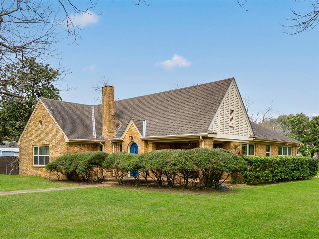 This home is absolutely stunning. The epitome of gracious southern living nestled on a half acre lot. You have found the one!