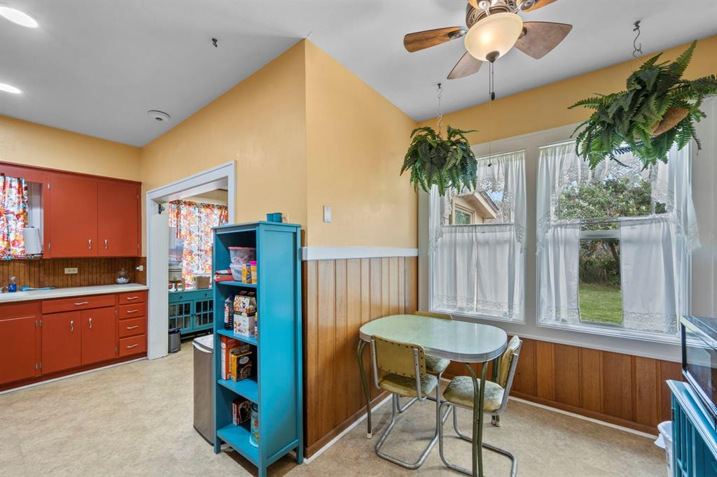 The breakfast area is perfect for those meals on the go when the formal dining area is not needed.