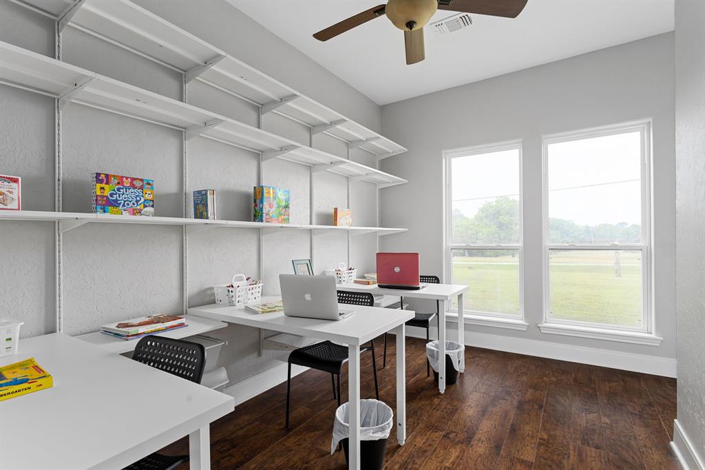 Bonus room can be office, study, home school room, art room or could be used as a nursery or play room.  Includes woollike vinyl flooring, citing fan, tall baseboards and large windows for natural light.