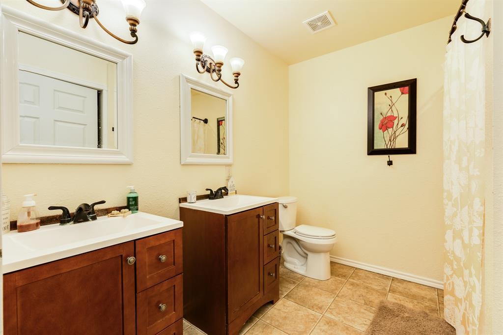 Secondary Full Bathroom