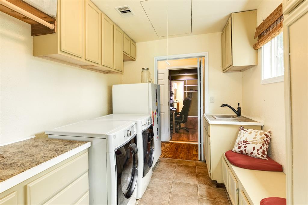 Spacious Utility Room