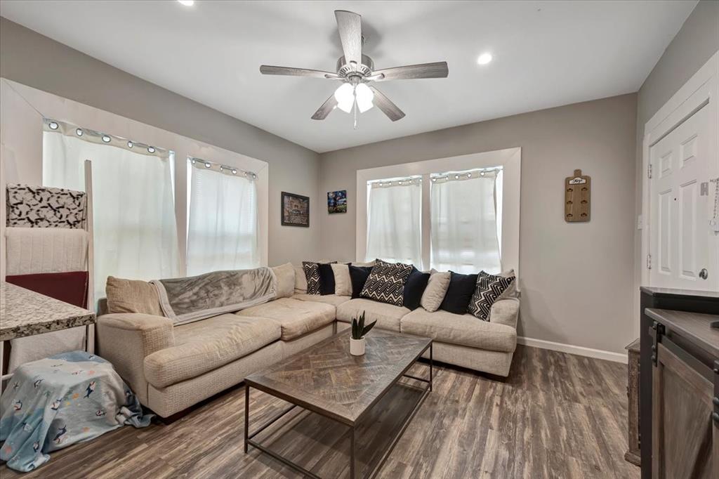 Yes oversized furniture definitely fits in this living room. All furniture in the front house is the tenants. in the front house are the tenants.