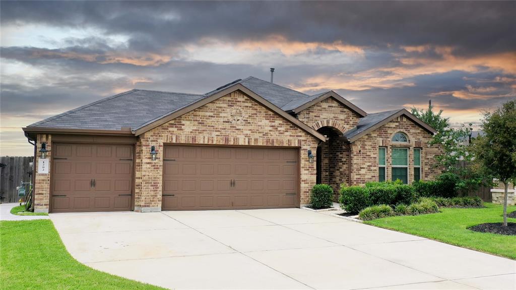 1202 Fuchsia DR