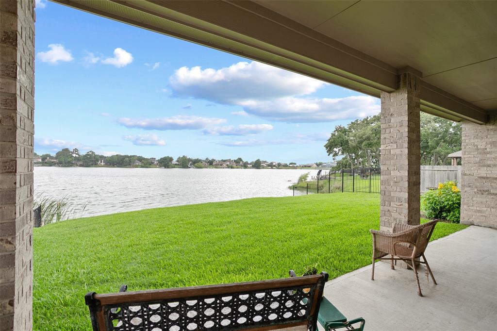 1461 Lake Mija Court , Seabrook, Texas image 4