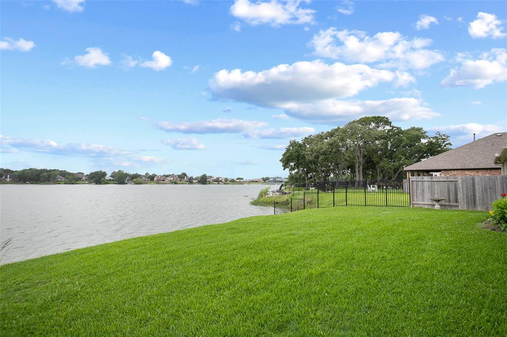 1461 Lake Mija Court , Seabrook, Texas image 10