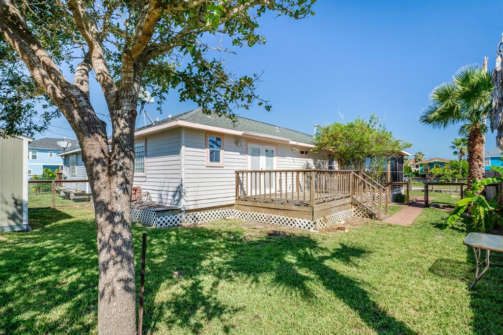 View from the rear corner to the home.